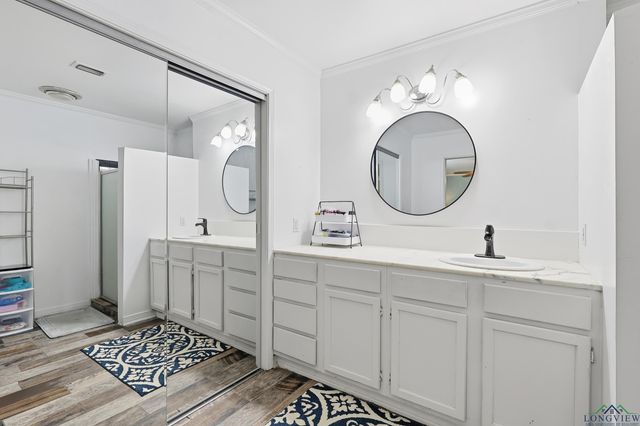 220 Eitelman Ln, Longview, TX 75605