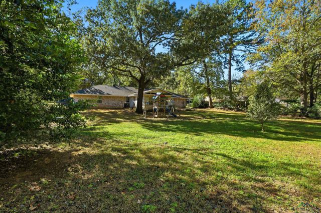 220 Eitelman Ln, Longview, TX 75605