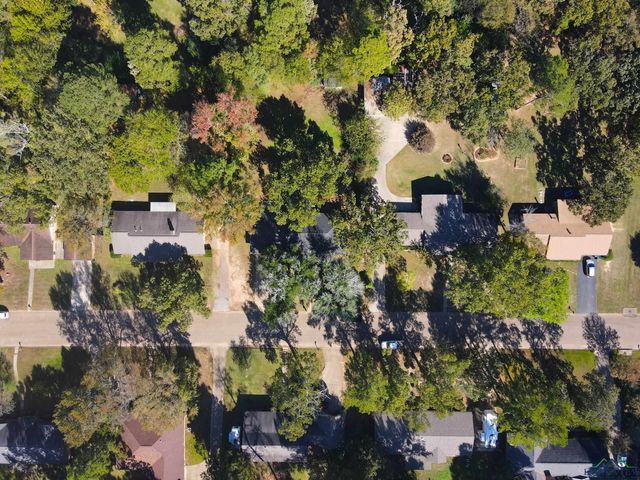 220 Eitelman Ln, Longview, TX 75605