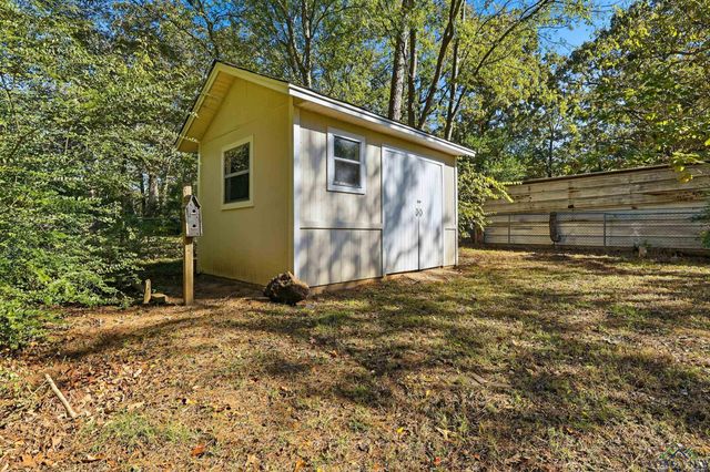 220 Eitelman Ln, Longview, TX 75605