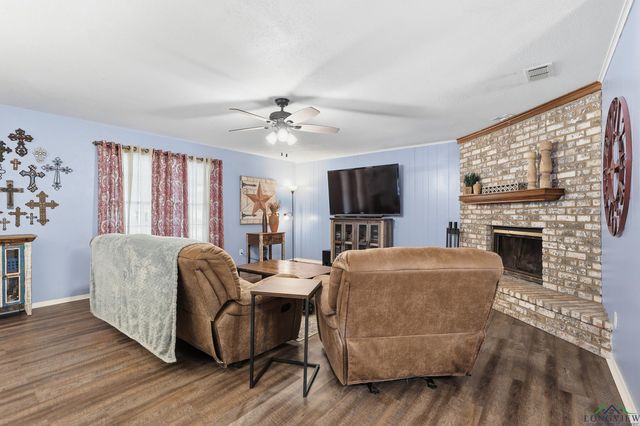 220 Eitelman Ln, Longview, TX 75605