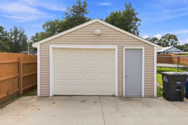 2208 Tichenor Street, Des Moines, IA 50317