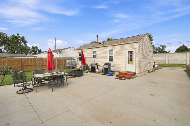 2208 Tichenor Street, Des Moines, IA 50317