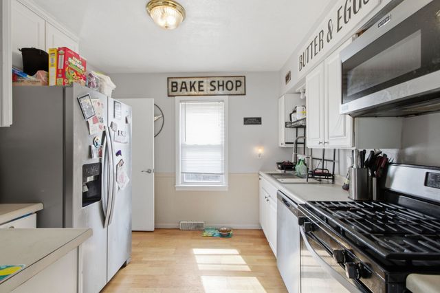 2208 Tichenor Street, Des Moines, IA 50317