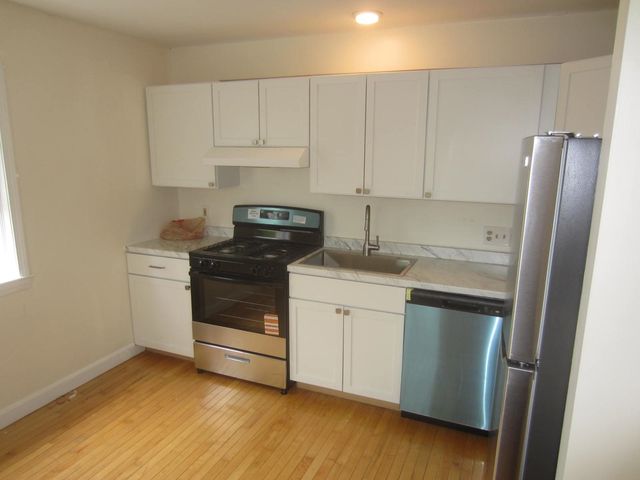 3 Sinclair Ave Apt 4, Somersworth, NH 03878