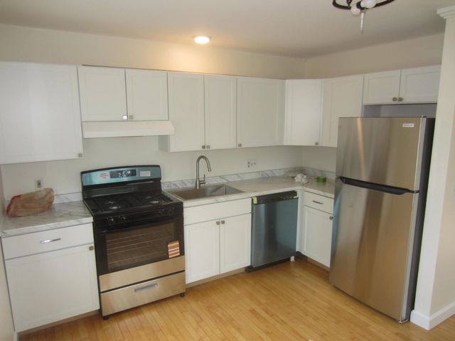 3 Sinclair Ave Apt 4, Somersworth, NH 03878