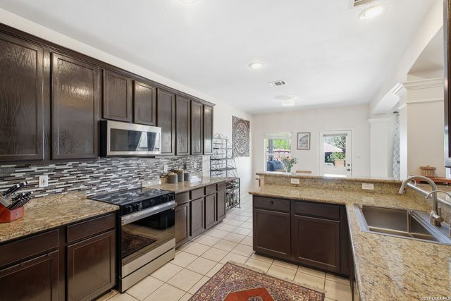 7202 Carriage Oaks, San Antonio, TX 78249