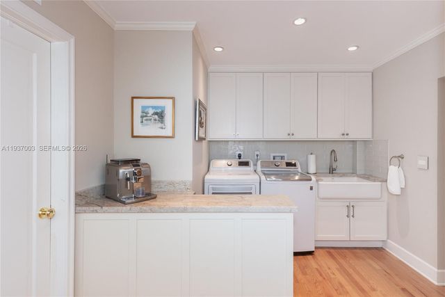 1036 S Greenway Dr, Coral Gables, FL 33134