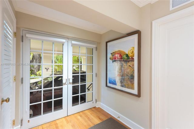 1036 S Greenway Dr, Coral Gables, FL 33134