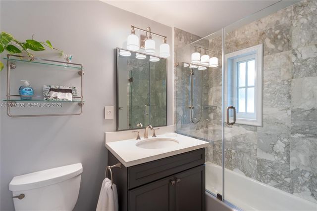 1036 S Greenway Dr, Coral Gables, FL 33134