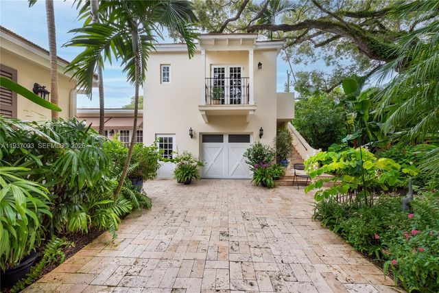 1036 S Greenway Dr, Coral Gables, FL 33134