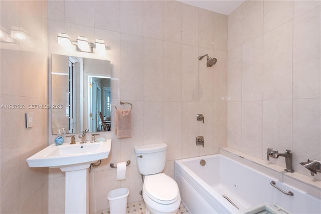 1036 S Greenway Dr, Coral Gables, FL 33134