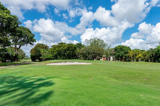 1036 S Greenway Dr, Coral Gables, FL 33134