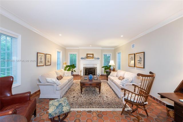 1036 S Greenway Dr, Coral Gables, FL 33134