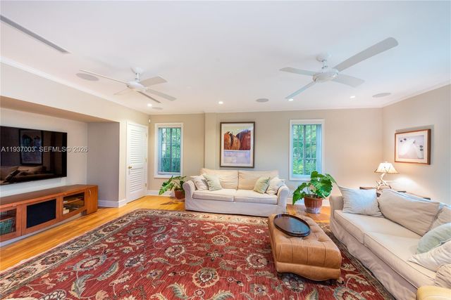 1036 S Greenway Dr, Coral Gables, FL 33134