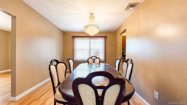 336 W Valley Stream Boulevard, Valley Stream, NY 11580