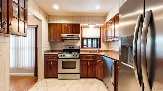 336 W Valley Stream Boulevard, Valley Stream, NY 11580