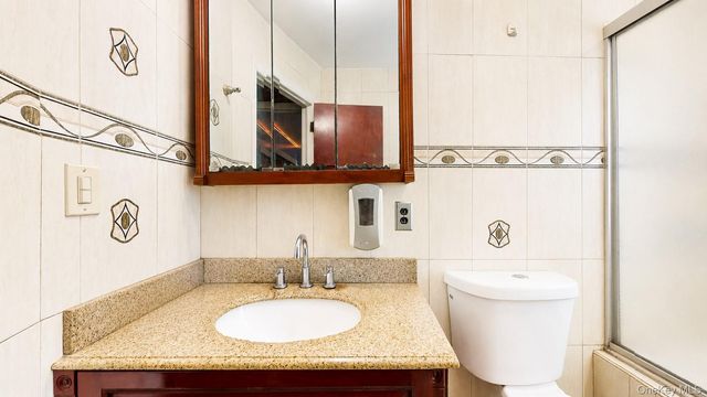 336 W Valley Stream Boulevard, Valley Stream, NY 11580