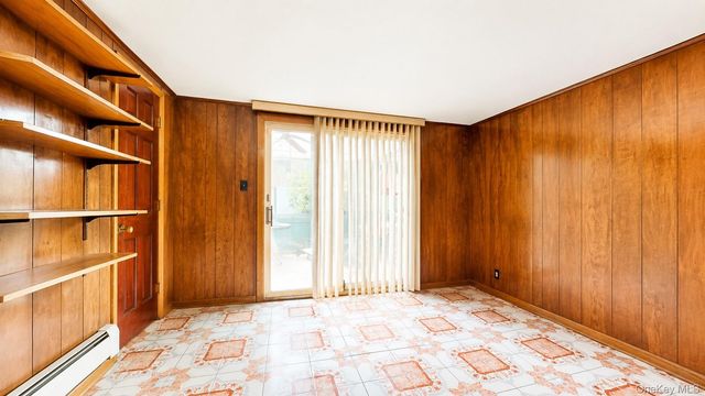 336 W Valley Stream Boulevard, Valley Stream, NY 11580