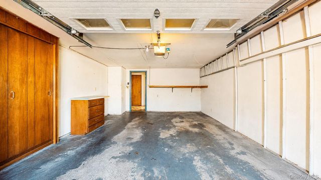336 W Valley Stream Boulevard, Valley Stream, NY 11580