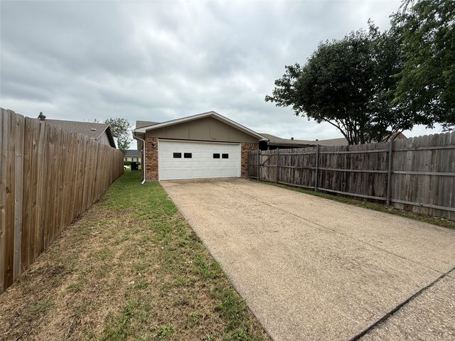 9301 Pollard Street, Rowlett, TX 75088