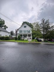 6 Fourth St, Sussex Boro, NJ 07461