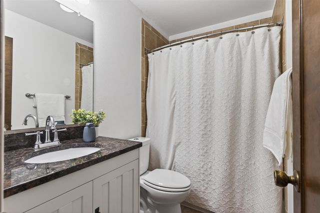 406 NW Kimberly Lane, Ankeny, IA 50023