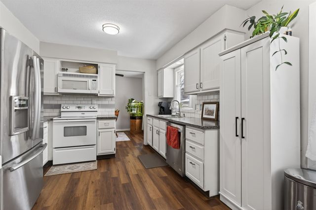 406 NW Kimberly Lane, Ankeny, IA 50023