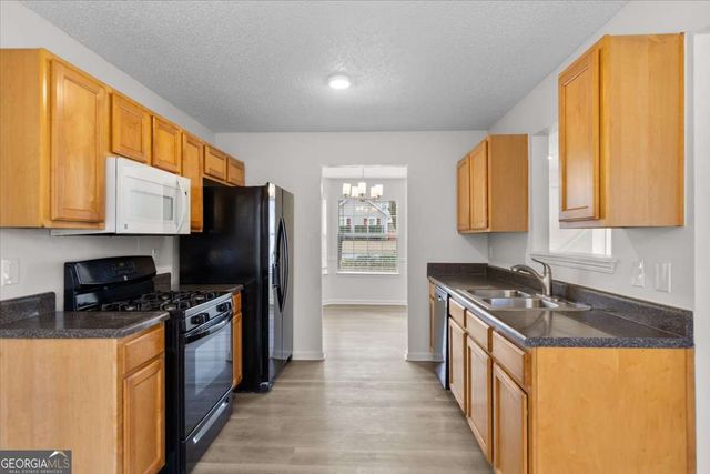 2346 Sapphire Court, Ellenwood, GA 30294