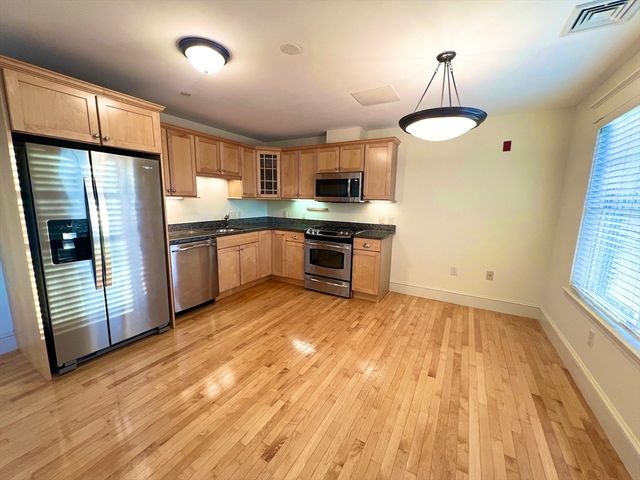 868 Highland Ave. 202, Needham, MA 02494