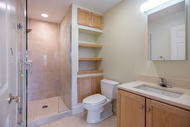 868 Highland Ave. 202, Needham, MA 02494