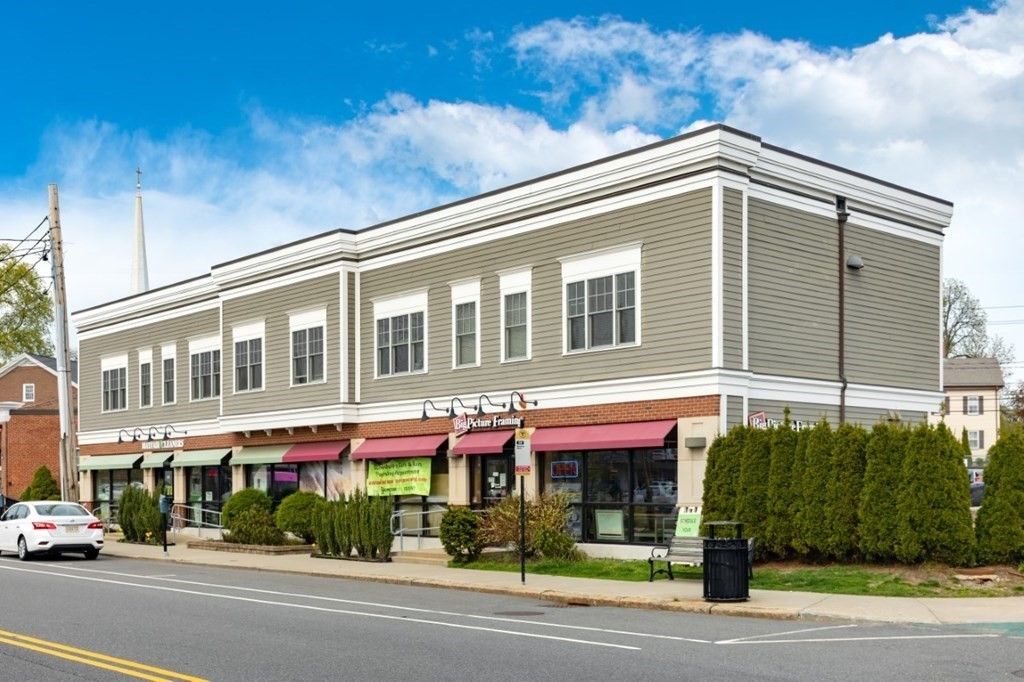 868 Highland Ave. 202, Needham, MA 02494