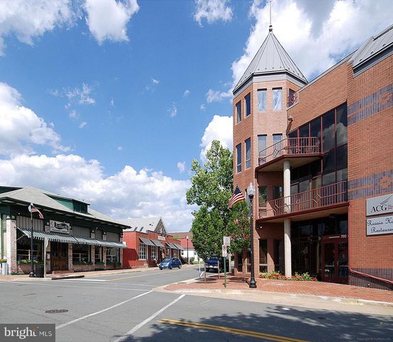 13205 PLEASANT GLEN CT, Herndon, VA 20171
