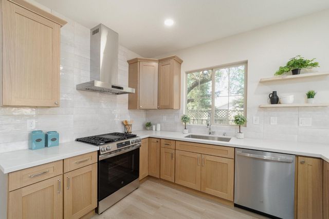 1802 Winding Way, Lincoln, CA 95648