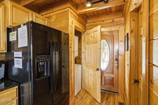 914 Black Bear Cub Way, Sevierville, TN 37862