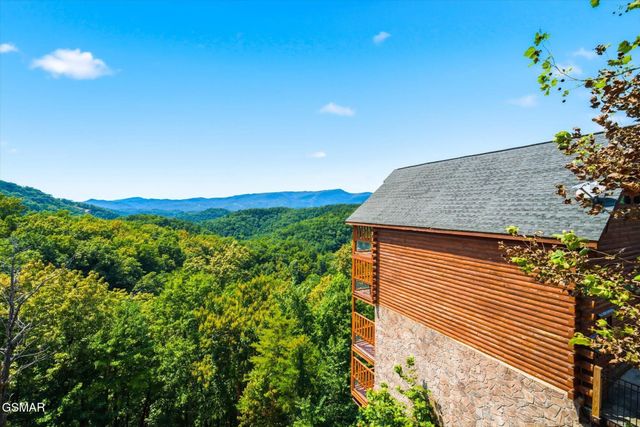 914 Black Bear Cub Way, Sevierville, TN 37862