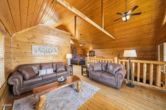 914 Black Bear Cub Way, Sevierville, TN 37862