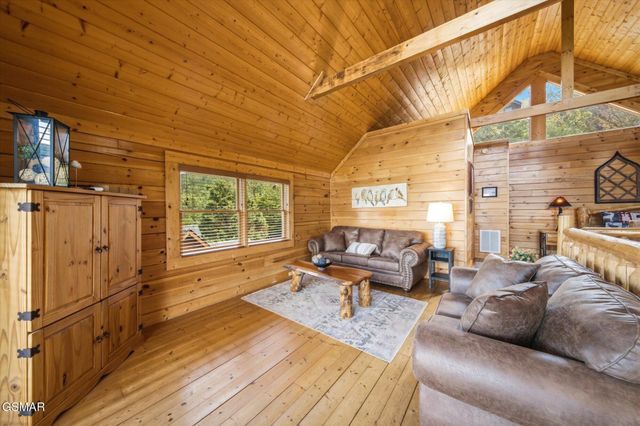914 Black Bear Cub Way, Sevierville, TN 37862