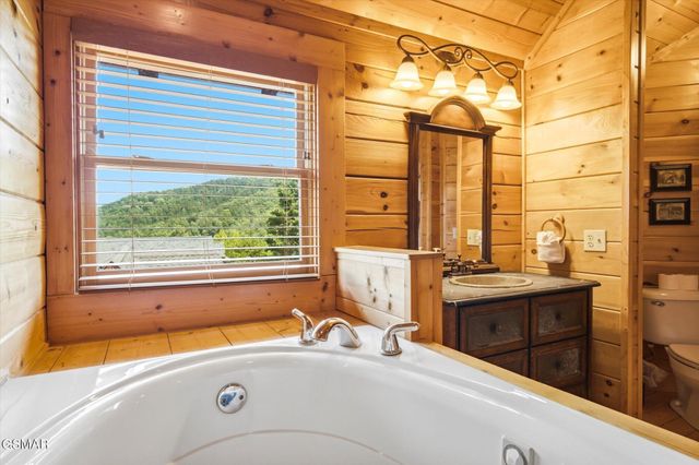 914 Black Bear Cub Way, Sevierville, TN 37862