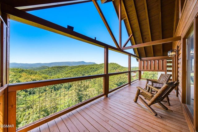 914 Black Bear Cub Way, Sevierville, TN 37862