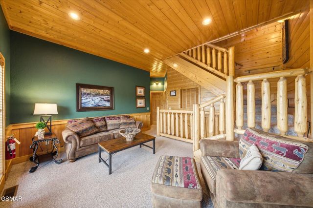 914 Black Bear Cub Way, Sevierville, TN 37862