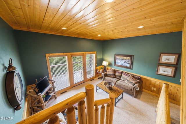 914 Black Bear Cub Way, Sevierville, TN 37862