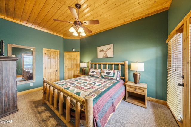 914 Black Bear Cub Way, Sevierville, TN 37862
