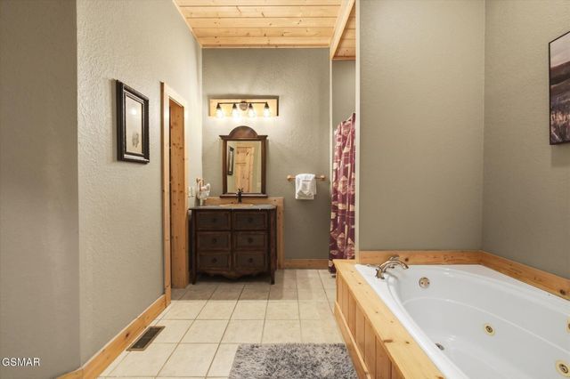 914 Black Bear Cub Way, Sevierville, TN 37862