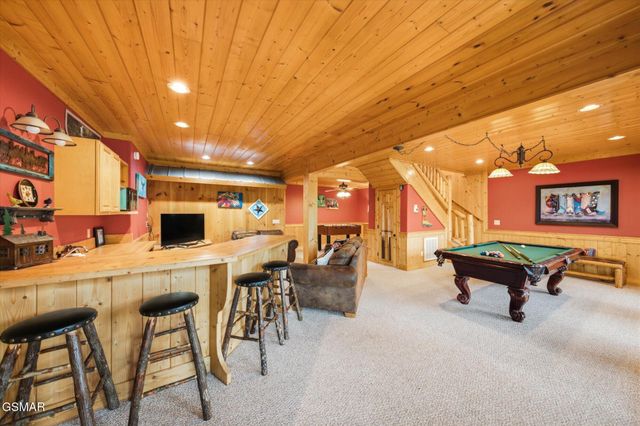 914 Black Bear Cub Way, Sevierville, TN 37862