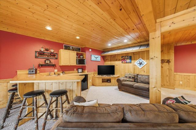 914 Black Bear Cub Way, Sevierville, TN 37862