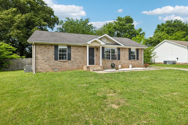583 Oakmont Dr, Clarksville, TN 37042