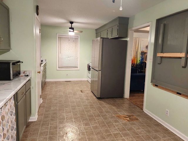 583 Oakmont Dr, Clarksville, TN 37042
