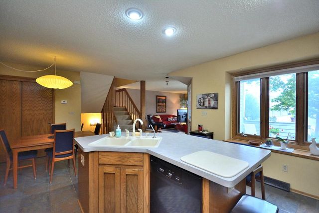 15651 W Ridge ROAD, New Berlin, WI 53151