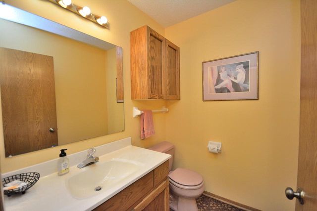 15651 W Ridge ROAD, New Berlin, WI 53151